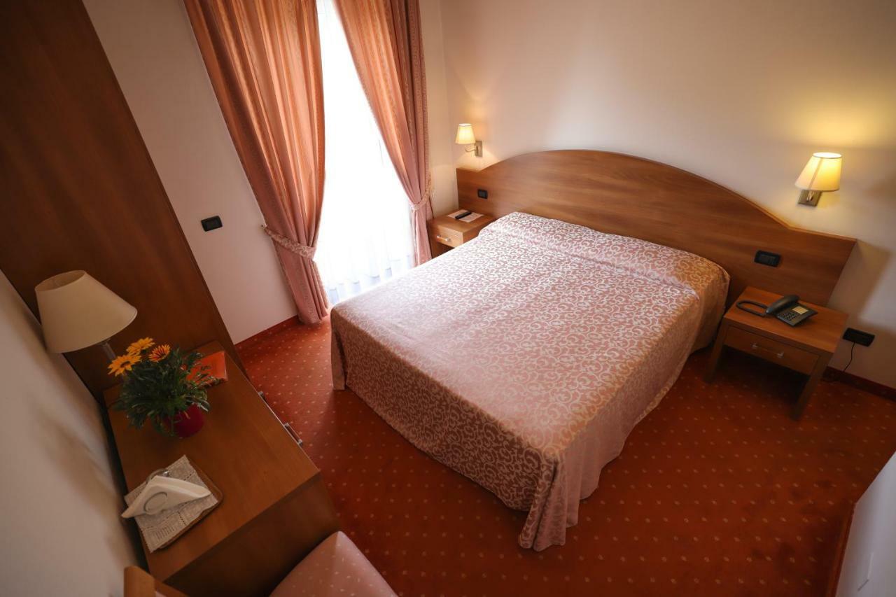 Hotel Da Roberto Lazise Exteriér fotografie