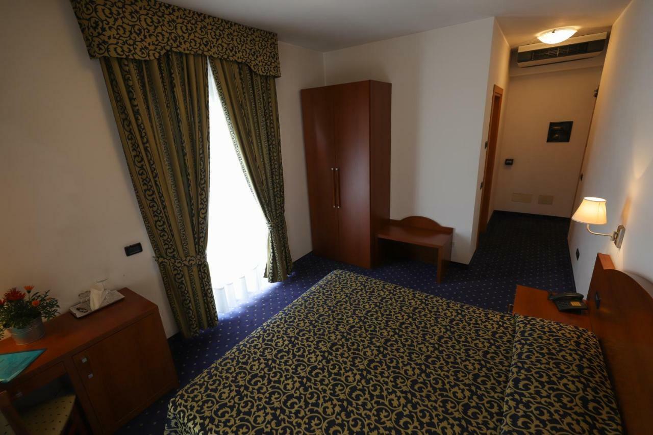 Hotel Da Roberto Lazise Exteriér fotografie